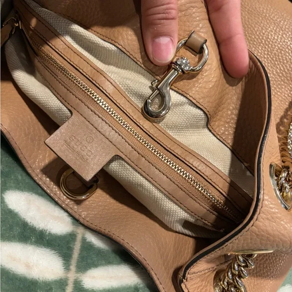 Gucci Beige Leather Shoulder Bag with Gold Chain - Picture 7 of 17